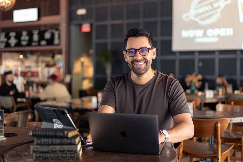 Diego Medina F with AI certifications